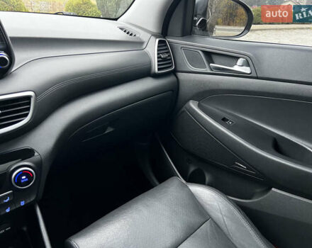 Серый Хендай Туксон, объемом двигателя 2 л и пробегом 117 тыс. км за 20600 $, фото 40 на Automoto.ua