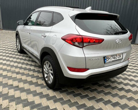 Серый Хендай Туксон, объемом двигателя 2 л и пробегом 123 тыс. км за 14999 $, фото 3 на Automoto.ua