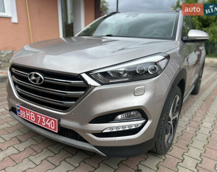 Серый Хендай Туксон, объемом двигателя 0 л и пробегом 219 тыс. км за 19499 $, фото 1 на Automoto.ua