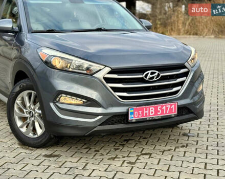 Сірий Хендай Туксон, об'ємом двигуна 2 л та пробігом 184 тис. км за 13950 $, фото 60 на Automoto.ua