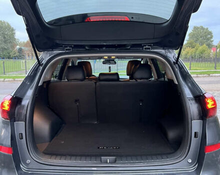 Серый Хендай Туксон, объемом двигателя 2 л и пробегом 204 тыс. км за 17600 $, фото 6 на Automoto.ua