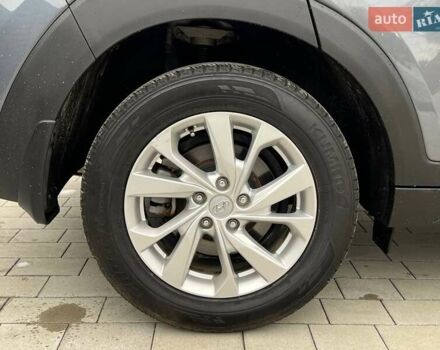 Сірий Хендай Туксон, об'ємом двигуна 2 л та пробігом 124 тис. км за 16480 $, фото 6 на Automoto.ua