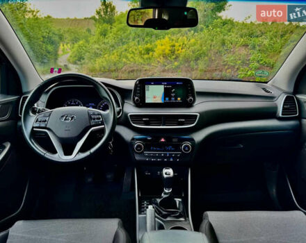 Серый Хендай Туксон, объемом двигателя 1.6 л и пробегом 110 тыс. км за 16999 $, фото 5 на Automoto.ua