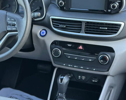 Хендай Туксон 2019 в Ивано-Франковске на Automoto.ua Серый Хендай Туксон, объемом двигателя 2 л и пробегом 86 тыс. км за 17500 $, фото 38 на Automoto.ua