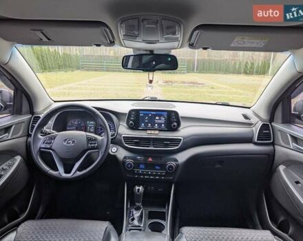 Серый Хендай Туксон, объемом двигателя 2 л и пробегом 204 тыс. км за 17500 $, фото 16 на Automoto.ua