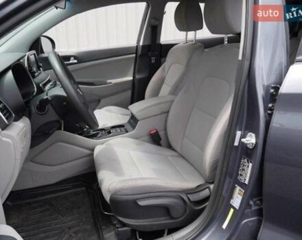 Сірий Хендай Туксон, об'ємом двигуна 2.4 л та пробігом 103 тис. км за 3100 $, фото 16 на Automoto.ua