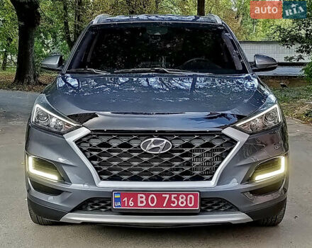 Серый Хендай Туксон, объемом двигателя 2 л и пробегом 97 тыс. км за 21888 $, фото 3 на Automoto.ua
