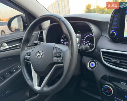 Серый Хендай Туксон, объемом двигателя 2 л и пробегом 130 тыс. км за 22700 $, фото 11 на Automoto.ua