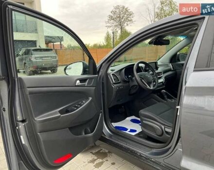 Сірий Хендай Туксон, об'ємом двигуна 2 л та пробігом 124 тис. км за 16480 $, фото 8 на Automoto.ua