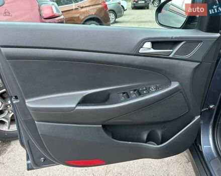 Серый Хендай Туксон, объемом двигателя 2 л и пробегом 120 тыс. км за 16500 $, фото 16 на Automoto.ua