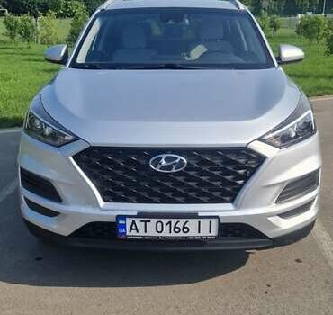 Сірий Хендай Туксон, об'ємом двигуна 2 л та пробігом 97 тис. км за 16100 $, фото 1 на Automoto.ua