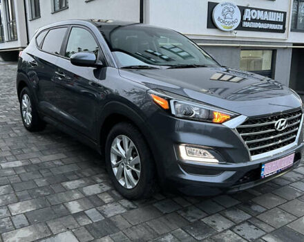 Серый Хендай Туксон, объемом двигателя 2 л и пробегом 204 тыс. км за 17600 $, фото 3 на Automoto.ua