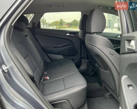 Сірий Хендай Туксон, об'ємом двигуна 2 л та пробігом 124 тис. км за 16480 $, фото 23 на Automoto.ua