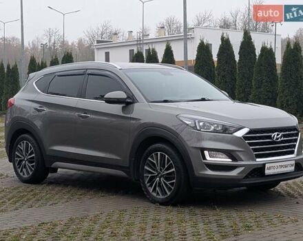 Серый Хендай Туксон, объемом двигателя 2 л и пробегом 204 тыс. км за 17500 $, фото 1 на Automoto.ua