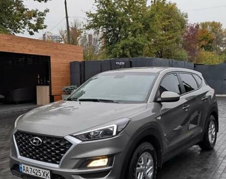 Сірий Хендай Туксон, об'ємом двигуна 2 л та пробігом 125 тис. км за 18000 $, фото 1 на Automoto.ua