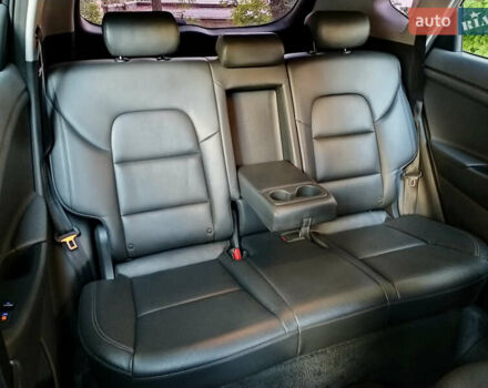 Серый Хендай Туксон, объемом двигателя 2 л и пробегом 97 тыс. км за 21888 $, фото 18 на Automoto.ua