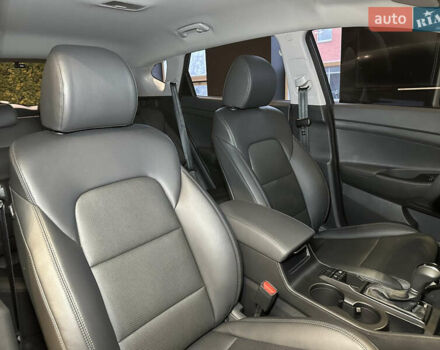 Серый Хендай Туксон, объемом двигателя 1.6 л и пробегом 147 тыс. км за 20500 $, фото 46 на Automoto.ua