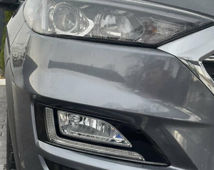 Серый Хендай Туксон, объемом двигателя 2 л и пробегом 140 тыс. км за 19700 $, фото 5 на Automoto.ua