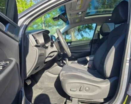 Серый Хендай Туксон, объемом двигателя 0 л и пробегом 65 тыс. км за 9500 $, фото 6 на Automoto.ua