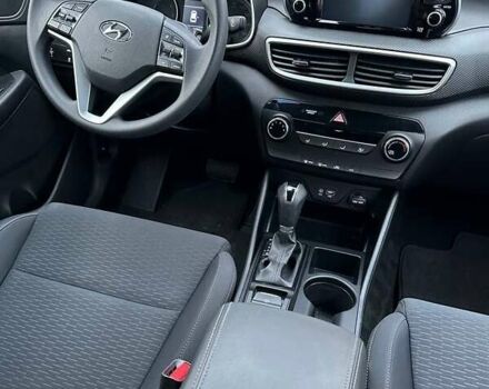 Сірий Хендай Туксон, об'ємом двигуна 2 л та пробігом 120 тис. км за 15999 $, фото 15 на Automoto.ua