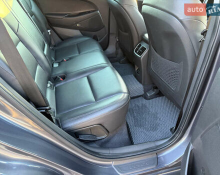 Серый Хендай Туксон, объемом двигателя 1.6 л и пробегом 214 тыс. км за 21000 $, фото 72 на Automoto.ua