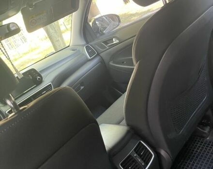Сірий Хендай Туксон, об'ємом двигуна 2 л та пробігом 42 тис. км за 22000 $, фото 7 на Automoto.ua