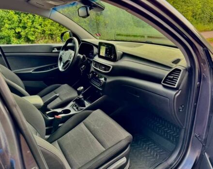 Серый Хендай Туксон, объемом двигателя 1.6 л и пробегом 110 тыс. км за 16999 $, фото 5 на Automoto.ua