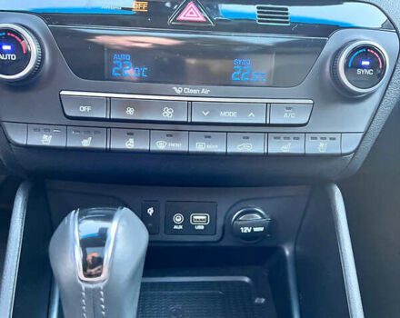 Серый Хендай Туксон, объемом двигателя 2.36 л и пробегом 85 тыс. км за 22500 $, фото 22 на Automoto.ua