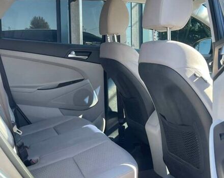 Сірий Хендай Туксон, об'ємом двигуна 2.4 л та пробігом 181 тис. км за 15300 $, фото 16 на Automoto.ua