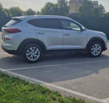 Сірий Хендай Туксон, об'ємом двигуна 2 л та пробігом 97 тис. км за 16100 $, фото 5 на Automoto.ua