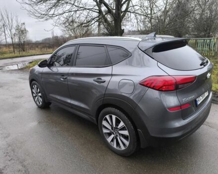 Серый Хендай Туксон, объемом двигателя 2 л и пробегом 180 тыс. км за 14899 $, фото 4 на Automoto.ua