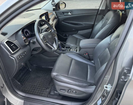 Серый Хендай Туксон, объемом двигателя 2 л и пробегом 130 тыс. км за 22700 $, фото 32 на Automoto.ua