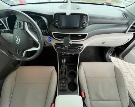 Серый Хендай Туксон, объемом двигателя 2 л и пробегом 129 тыс. км за 17500 $, фото 18 на Automoto.ua