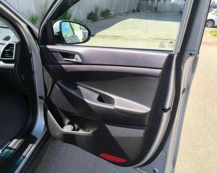 Сірий Хендай Туксон, об'ємом двигуна 2.4 л та пробігом 71 тис. км за 14000 $, фото 7 на Automoto.ua