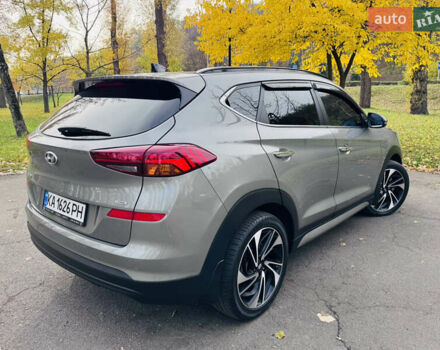 Серый Хендай Туксон, объемом двигателя 2 л и пробегом 130 тыс. км за 22700 $, фото 1 на Automoto.ua