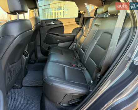 Серый Хендай Туксон, объемом двигателя 1.6 л и пробегом 214 тыс. км за 21000 $, фото 66 на Automoto.ua