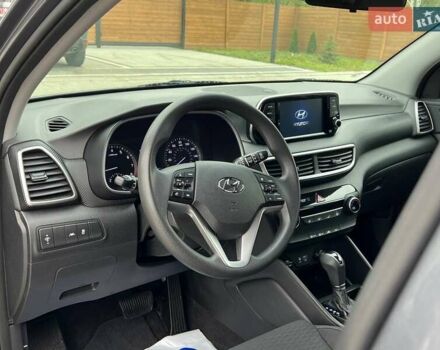 Сірий Хендай Туксон, об'ємом двигуна 2 л та пробігом 124 тис. км за 16480 $, фото 11 на Automoto.ua