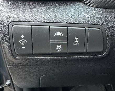 Сірий Хендай Туксон, об'ємом двигуна 2 л та пробігом 120 тис. км за 15999 $, фото 8 на Automoto.ua