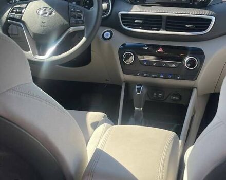 Сірий Хендай Туксон, об'ємом двигуна 2.4 л та пробігом 181 тис. км за 15300 $, фото 14 на Automoto.ua