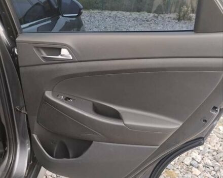 Сірий Хендай Туксон, об'ємом двигуна 2 л та пробігом 62 тис. км за 22800 $, фото 29 на Automoto.ua