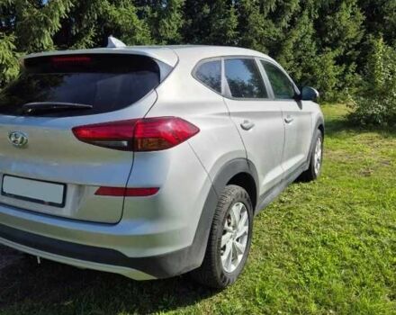 Серый Хендай Туксон, объемом двигателя 2 л и пробегом 105 тыс. км за 11000 $, фото 3 на Automoto.ua