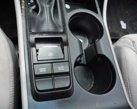 Серый Хендай Туксон, объемом двигателя 2 л и пробегом 149 тыс. км за 15000 $, фото 19 на Automoto.ua