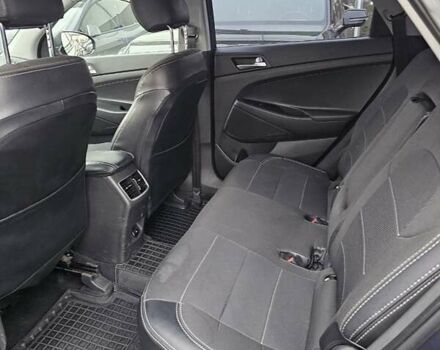 Сірий Хендай Туксон, об'ємом двигуна 2 л та пробігом 136 тис. км за 17300 $, фото 9 на Automoto.ua