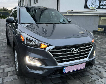 Серый Хендай Туксон, объемом двигателя 2 л и пробегом 204 тыс. км за 17600 $, фото 2 на Automoto.ua