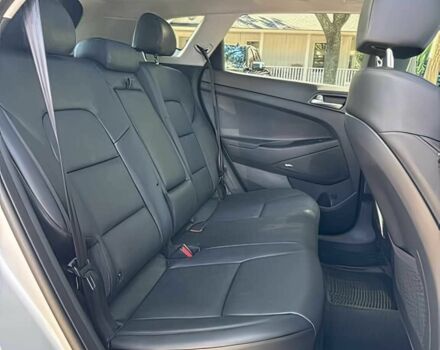 Сірий Хендай Туксон, об'ємом двигуна 2.4 л та пробігом 36 тис. км за 5800 $, фото 12 на Automoto.ua