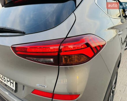 Серый Хендай Туксон, объемом двигателя 2 л и пробегом 130 тыс. км за 22700 $, фото 38 на Automoto.ua