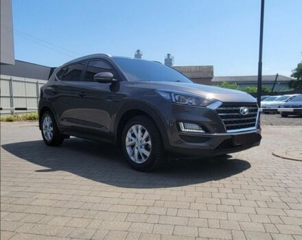 Сірий Хендай Туксон, об'ємом двигуна 2 л та пробігом 200 тис. км за 20000 $, фото 2 на Automoto.ua