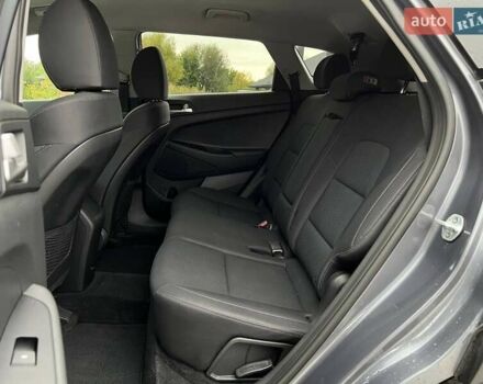 Сірий Хендай Туксон, об'ємом двигуна 2 л та пробігом 124 тис. км за 16480 $, фото 24 на Automoto.ua