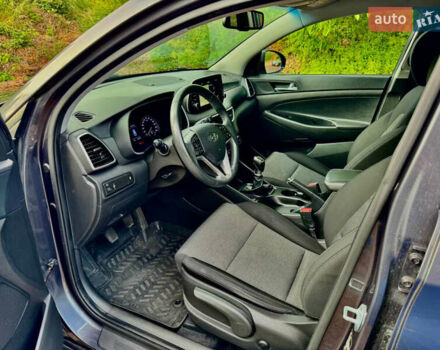 Серый Хендай Туксон, объемом двигателя 1.6 л и пробегом 110 тыс. км за 16999 $, фото 4 на Automoto.ua