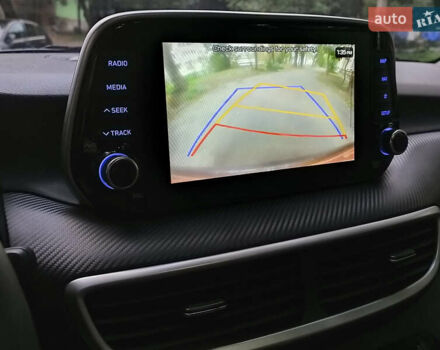 Серый Хендай Туксон, объемом двигателя 2 л и пробегом 97 тыс. км за 21888 $, фото 24 на Automoto.ua